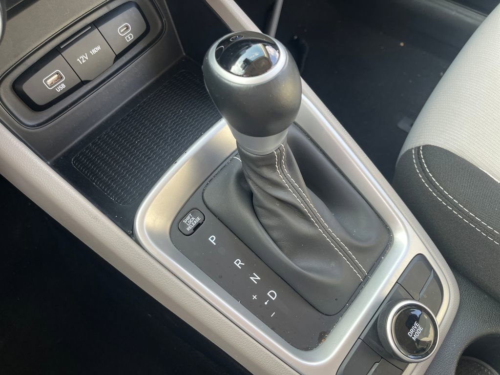 Used 2025 Hyundai Venue SEL FWD image 24