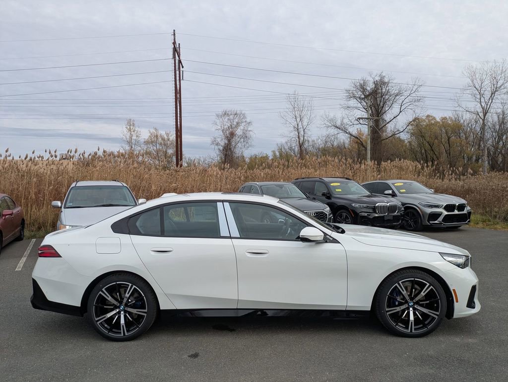 New 2026 BMW 530i xDrive w/ M Sport Package video 2