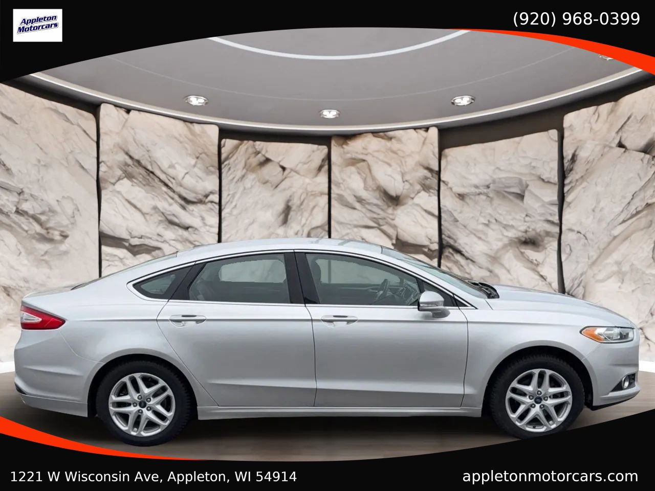 Used 2014 Ford Fusion SE w/ Equipment Group 202A FWD image 4