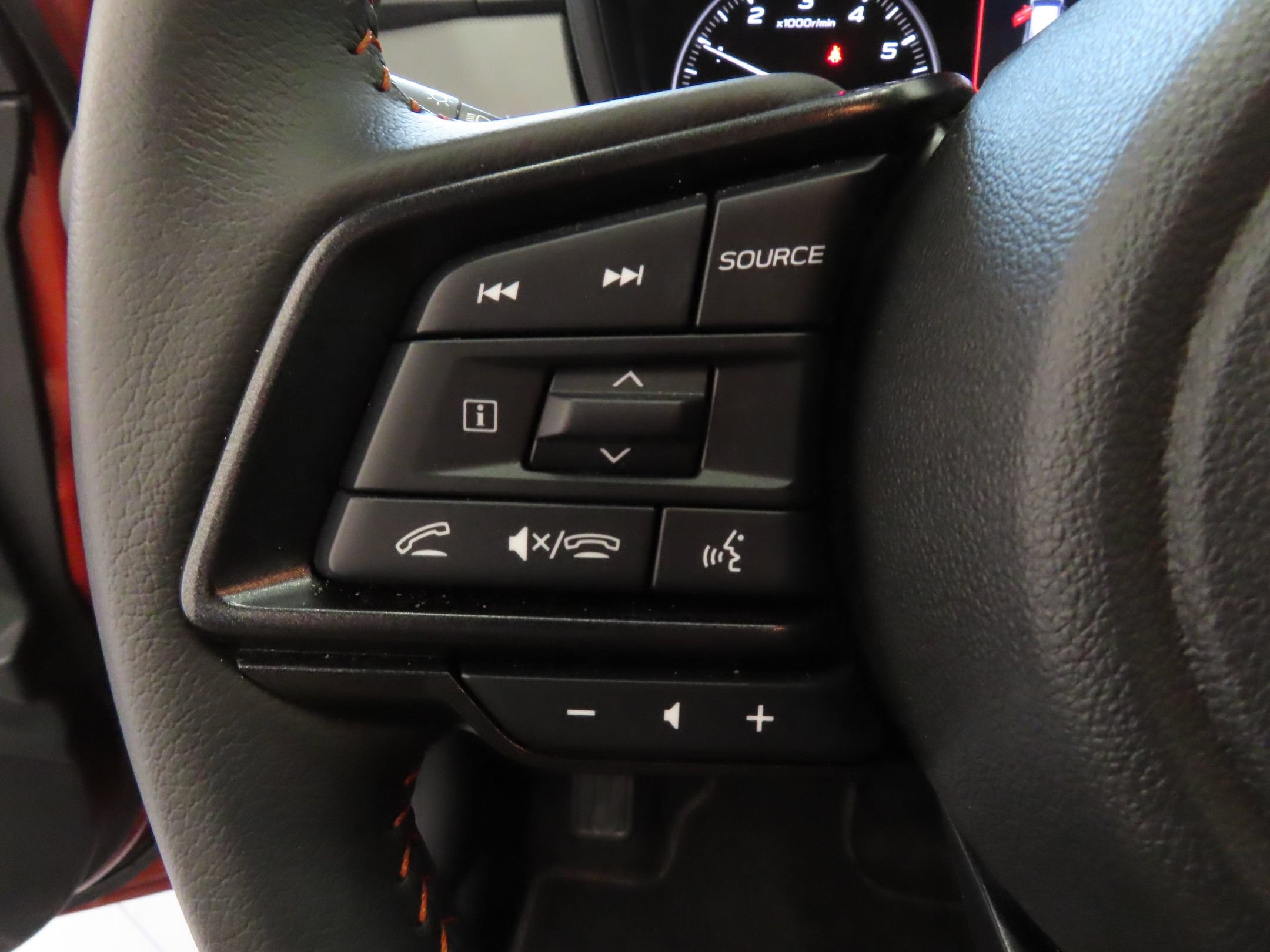 Used 2025 Subaru Crosstrek 2.5i Limited w/ Crosstrek Mirror Package AWD/4WD image 13