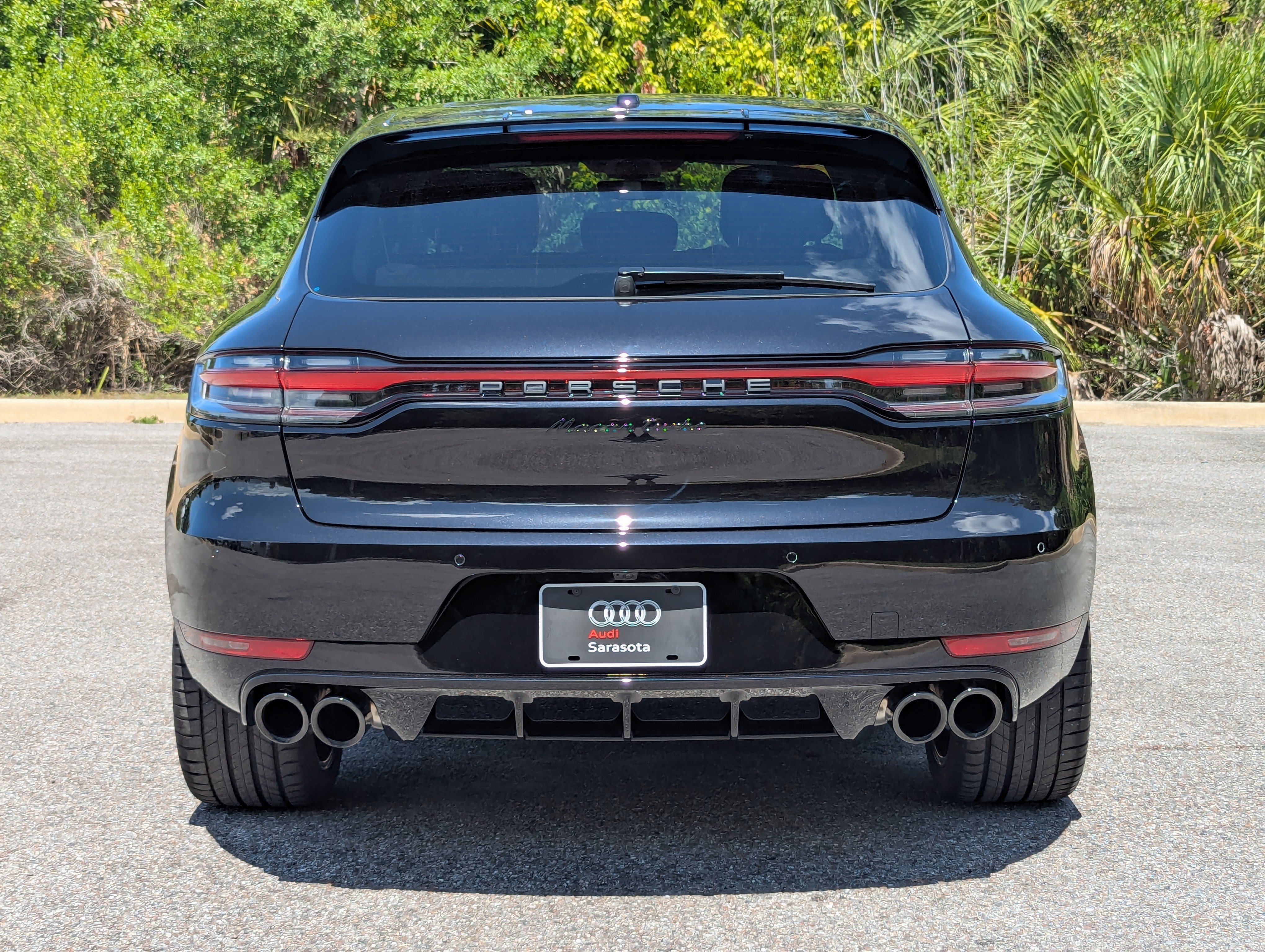 Used 2020 Porsche Macan Turbo AWD/4WD image 4