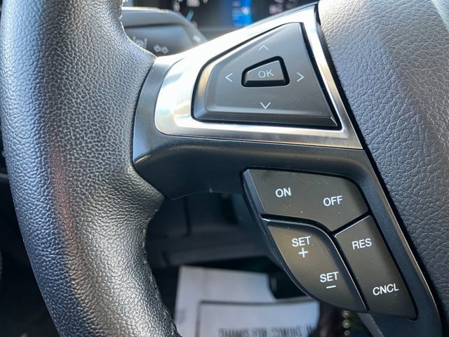 Used 2024 Ford Edge Titanium image 3