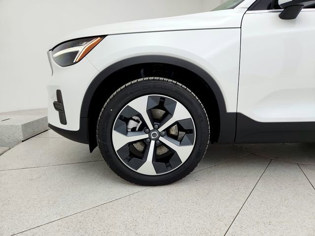 New 2025 Volvo XC40 B5 Core w/ Protection Package Premier image 17