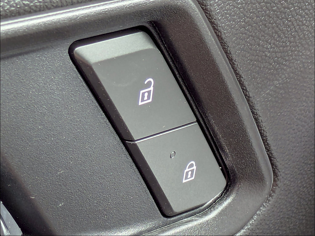 New 2026 GMC Canyon Elevation w/ Convenience Package RWD image 23