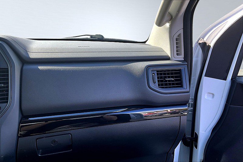 Used 2023 Nissan Titan SV RWD image 18