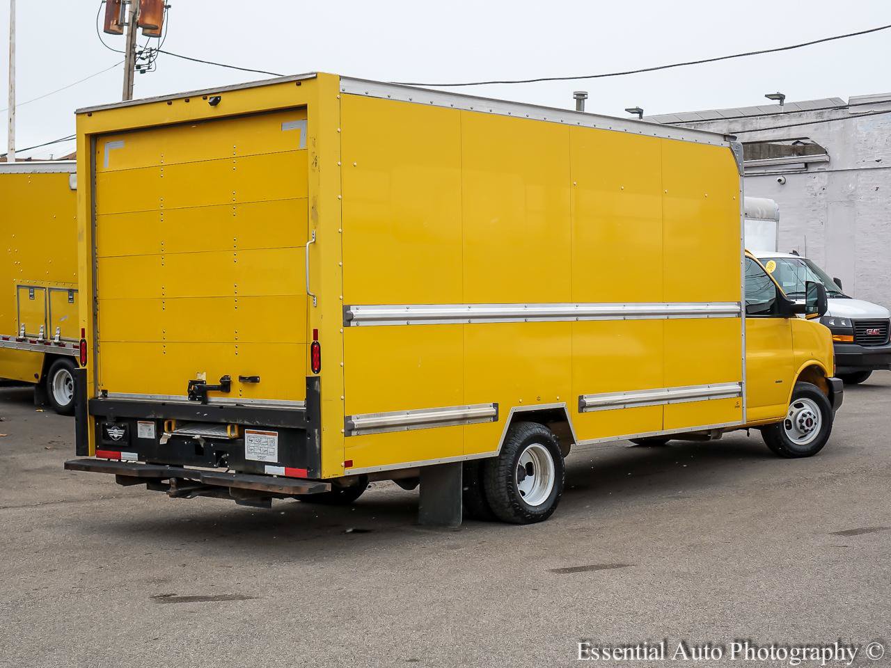 Used 2021 GMC Savana 3500 Extended w/ Power Convenience Package RWD image 8