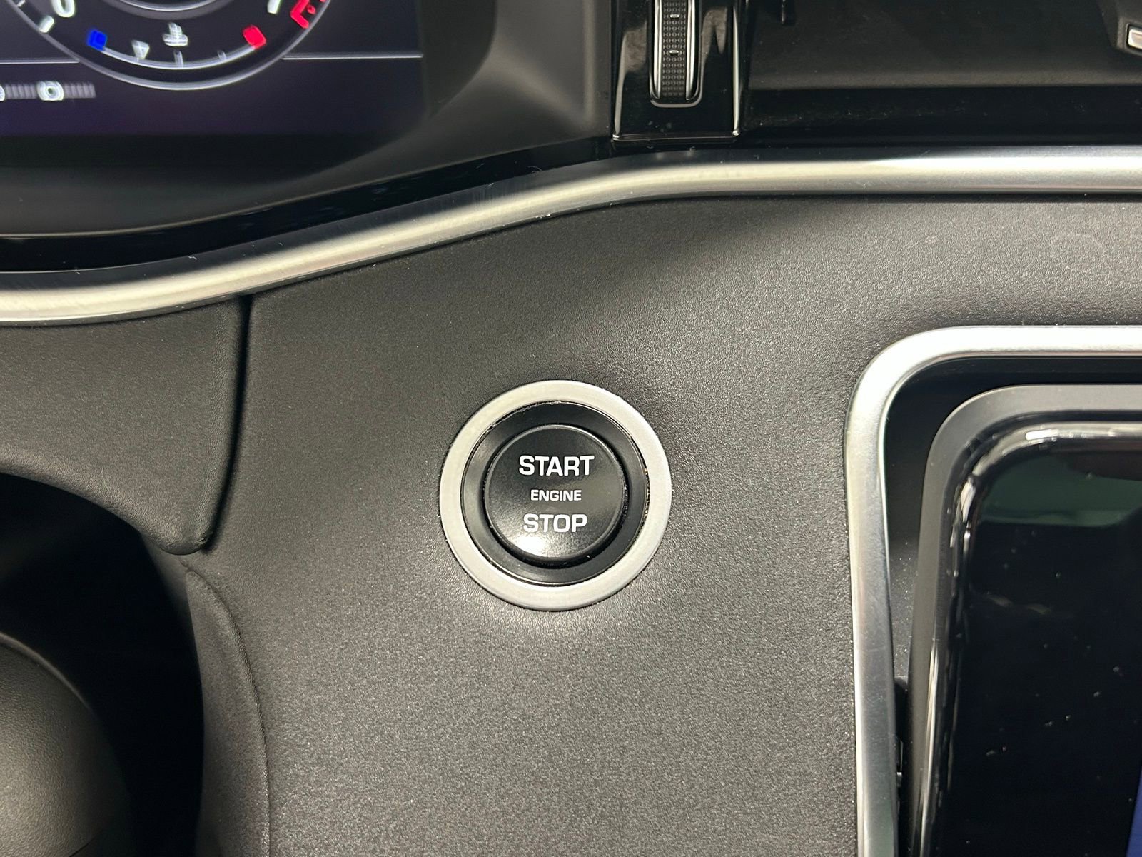 Used 2020 Land Rover Range Rover Evoque SE image 15