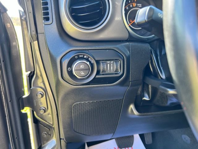 Used 2022 Jeep Gladiator Sport AWD/4WD image 16