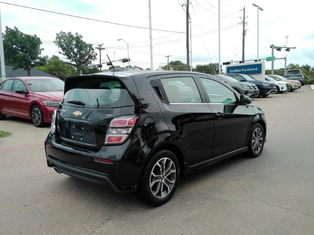 Used 2017 Chevrolet Sonic LT w/ Convenience Package FWD image 6
