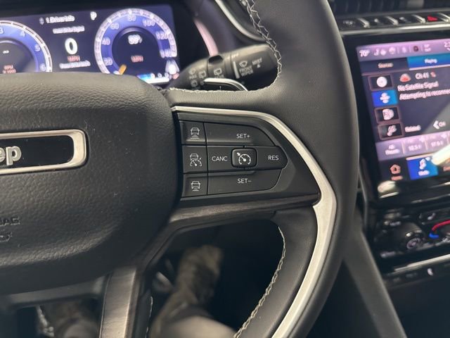 Used 2023 Jeep Grand Cherokee Limited image 36