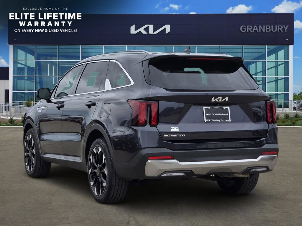 Certified 2025 Kia Sorento EX FWD image 4