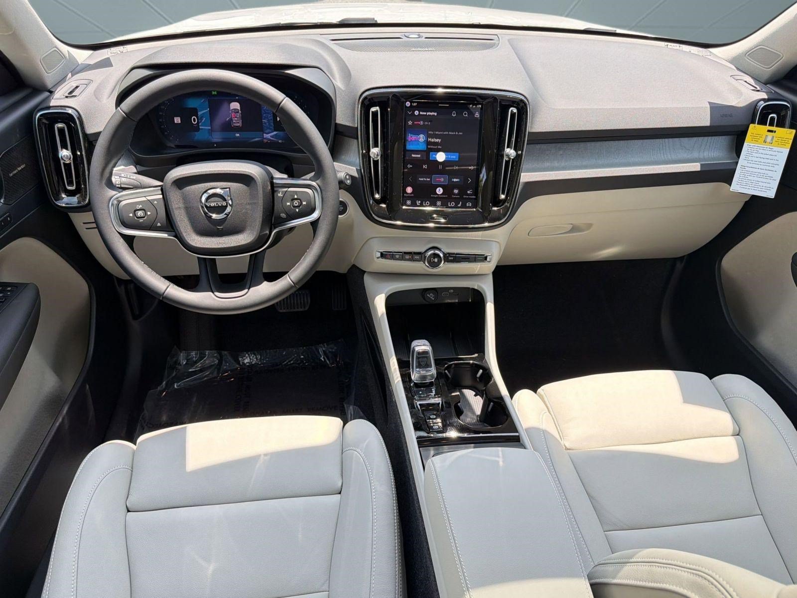 New 2026 Volvo XC40 B5 Ultra w/ Climate Package AWD/4WD image 16