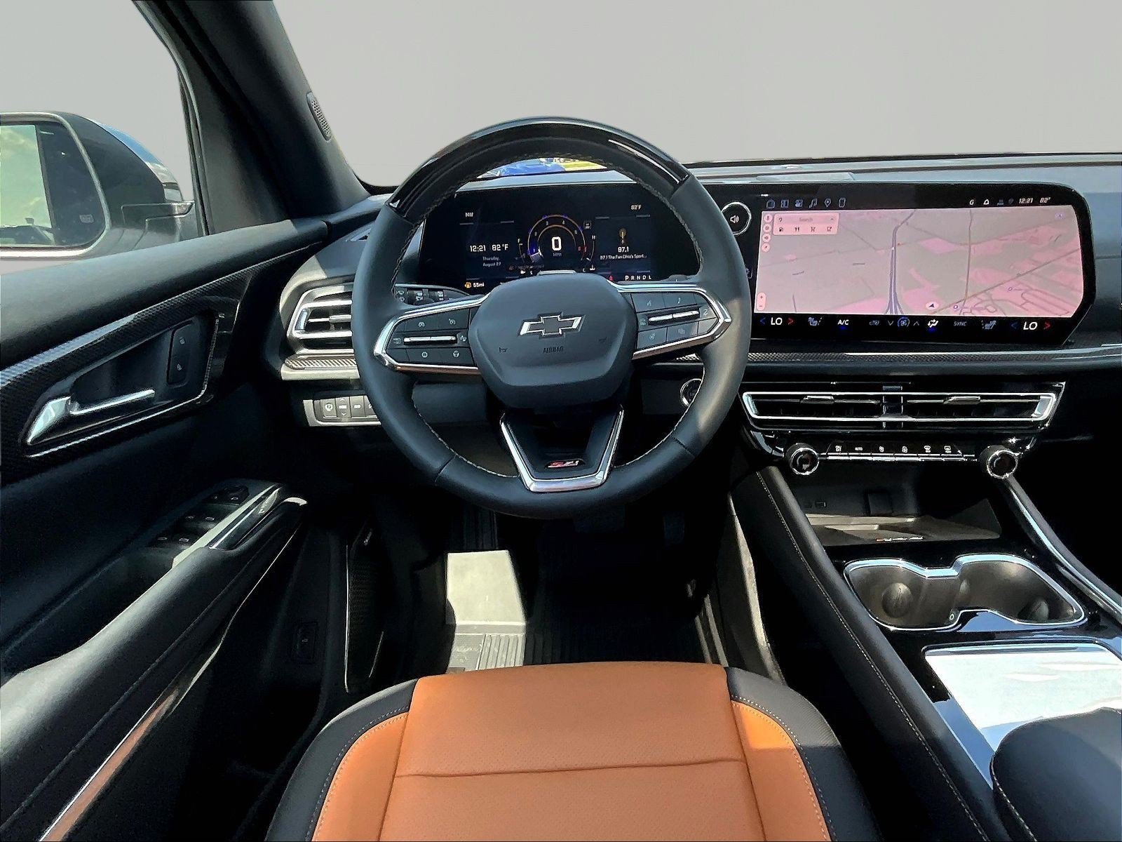 New 2027 Chevrolet Traverse Z71 w/ Enhanced Driving Package AWD/4WD image 9