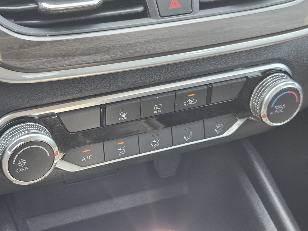 Used 2025 Nissan Altima 2.5 SV FWD image 19