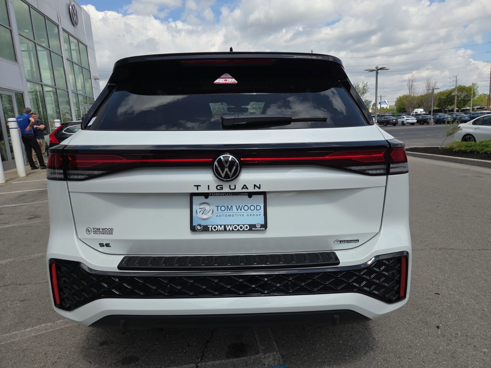 New 2026 Volkswagen Tiguan SE R-Line AWD/4WD image 5