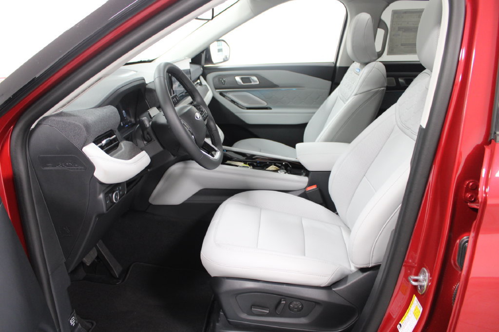 New 2026 Ford Explorer Platinum w/ LUX Leather Package AWD/4WD image 21