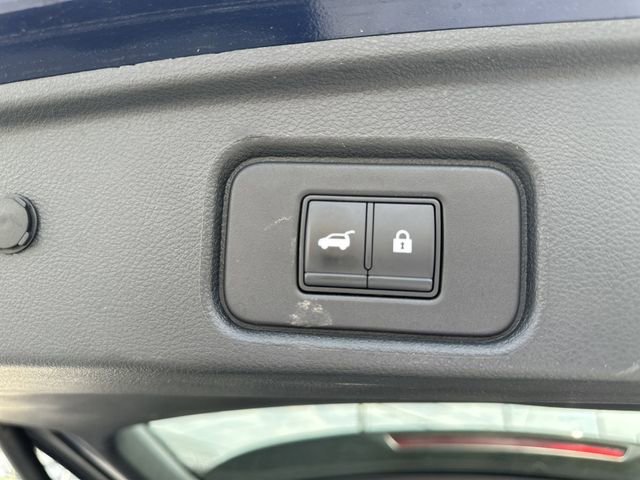 Used 2022 Nissan Pathfinder Platinum w/ Lighting Package (N93) image 25