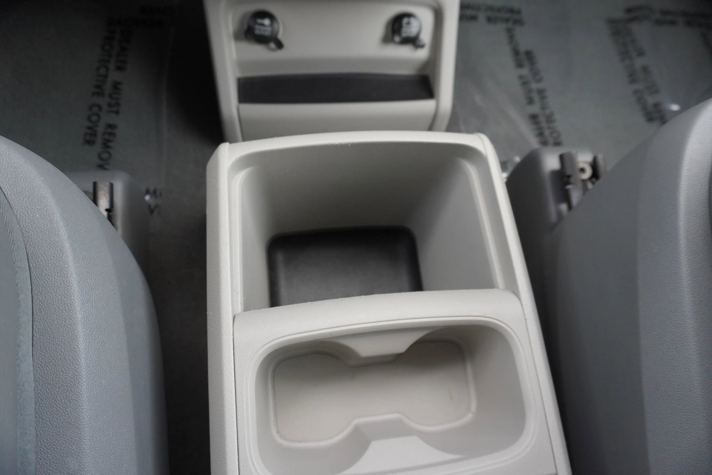 Used 2012 Volkswagen Routan SE FWD image 20