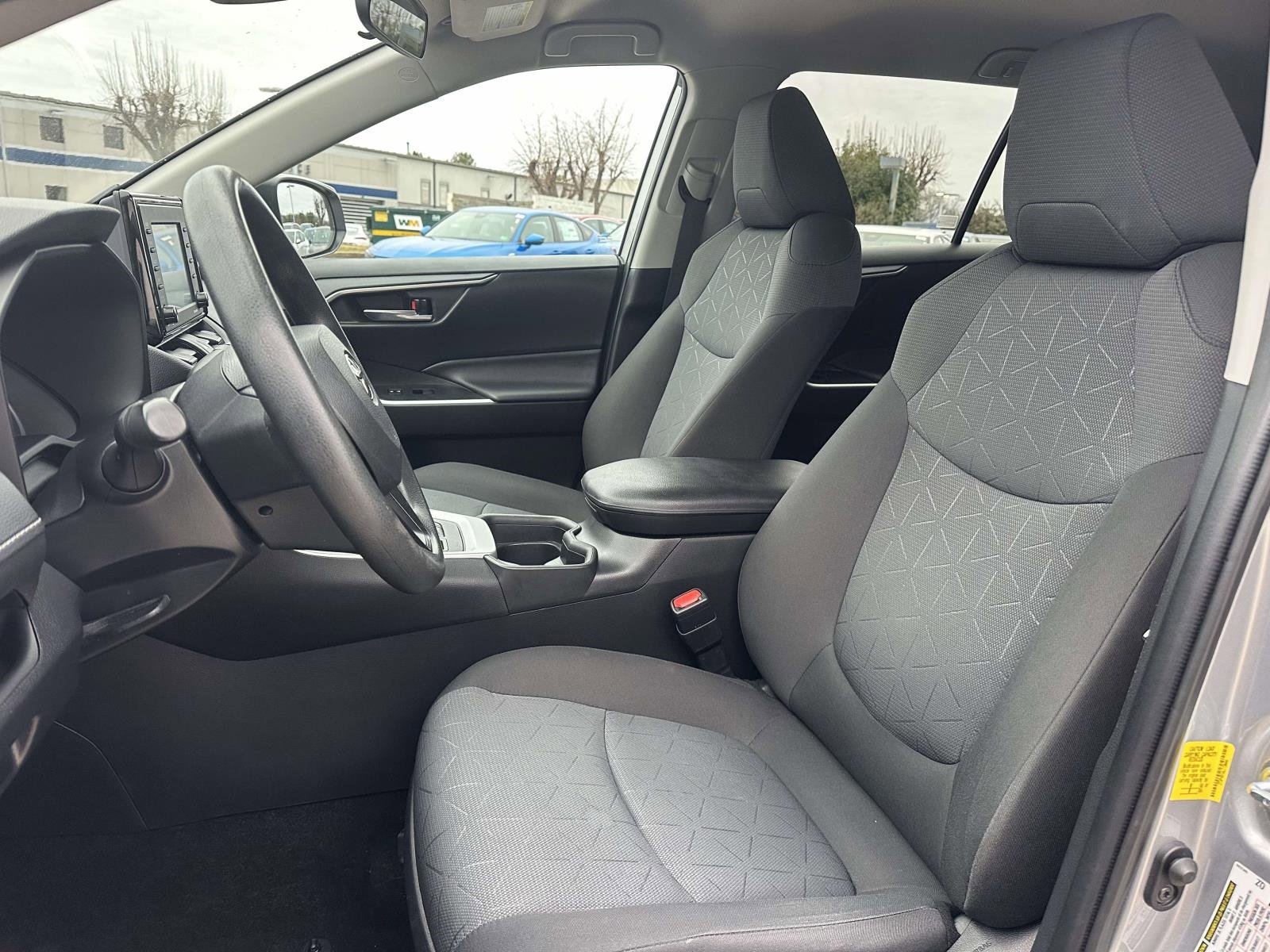 Used 2020 Toyota RAV4 XLE image 15