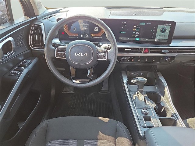 Used 2025 Kia Sorento LX image 11
