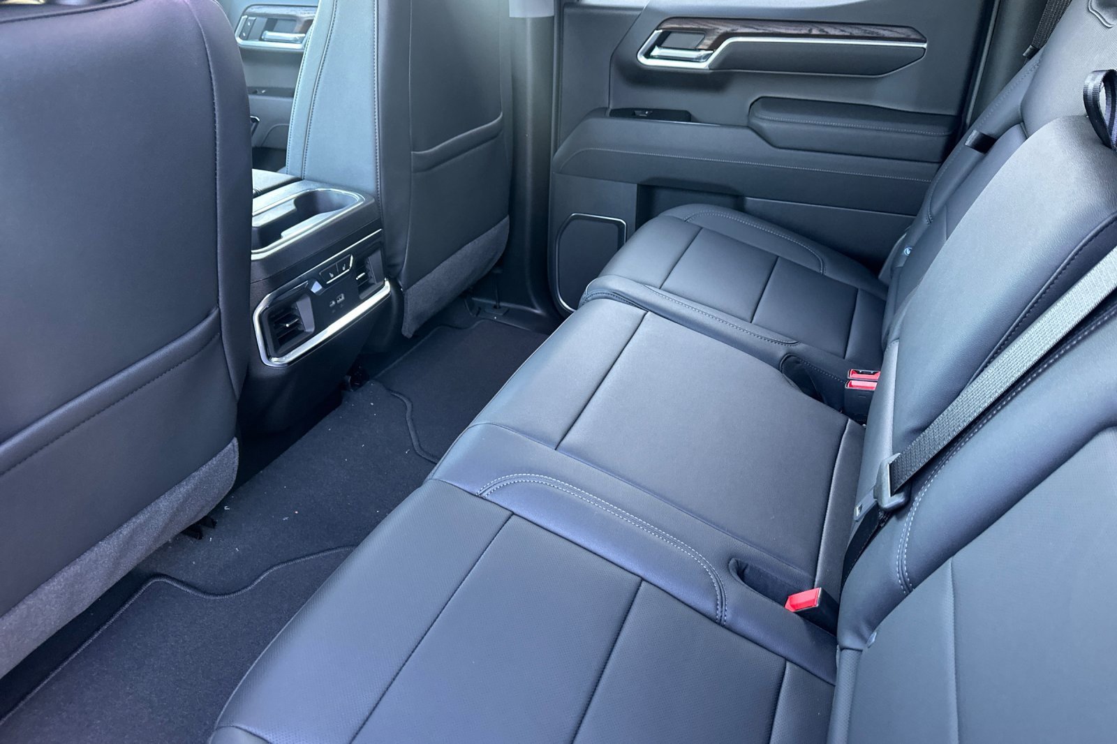 New 2026 GMC Sierra 1500 SLT w/ SLT Premium Plus Package image 13