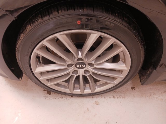 Used 2018 Kia Stinger RWD image 29