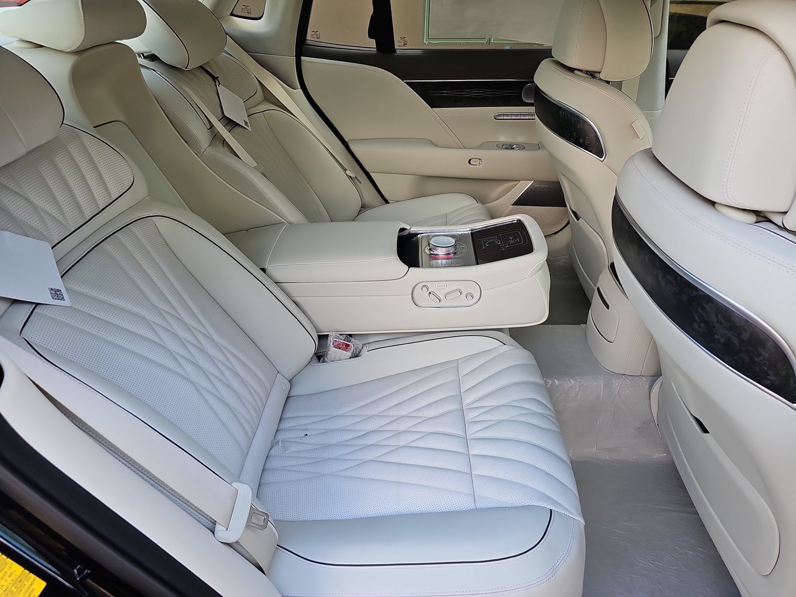 Certified 2026 Genesis G90 3.5T AWD/4WD image 17