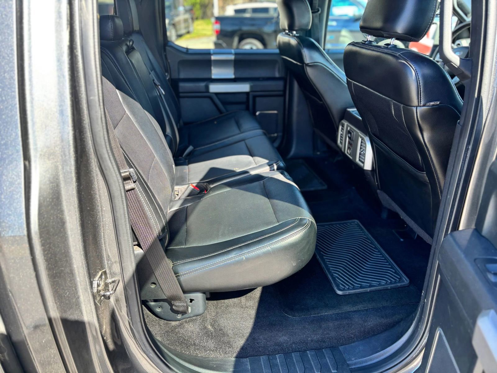 Used 2016 Ford F150 Lariat w/ Equipment Group 502A Luxury AWD/4WD image 18