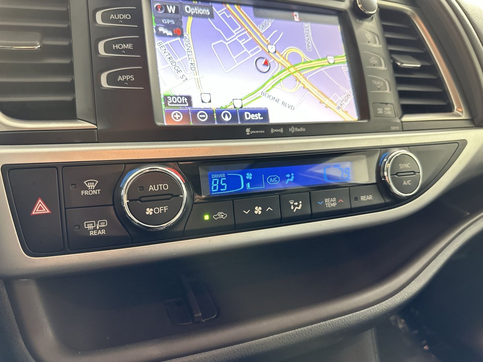 Used 2017 Toyota Highlander XLE AWD/4WD image 21