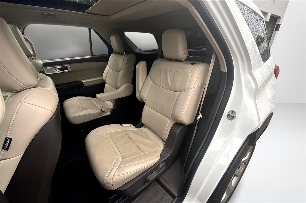 Used 2020 Ford Explorer Platinum w/ Premium Technology Package image 22