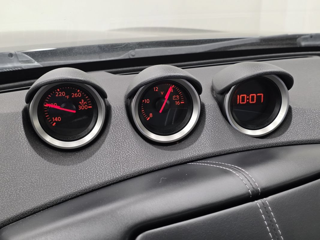 Used 2017 Nissan 370Z Coupe RWD image 30