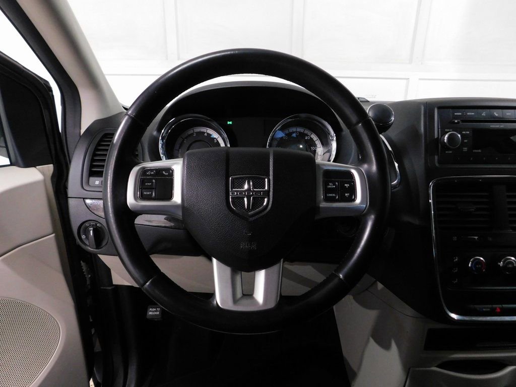 Used 2011 Dodge Grand Caravan SXT image 40