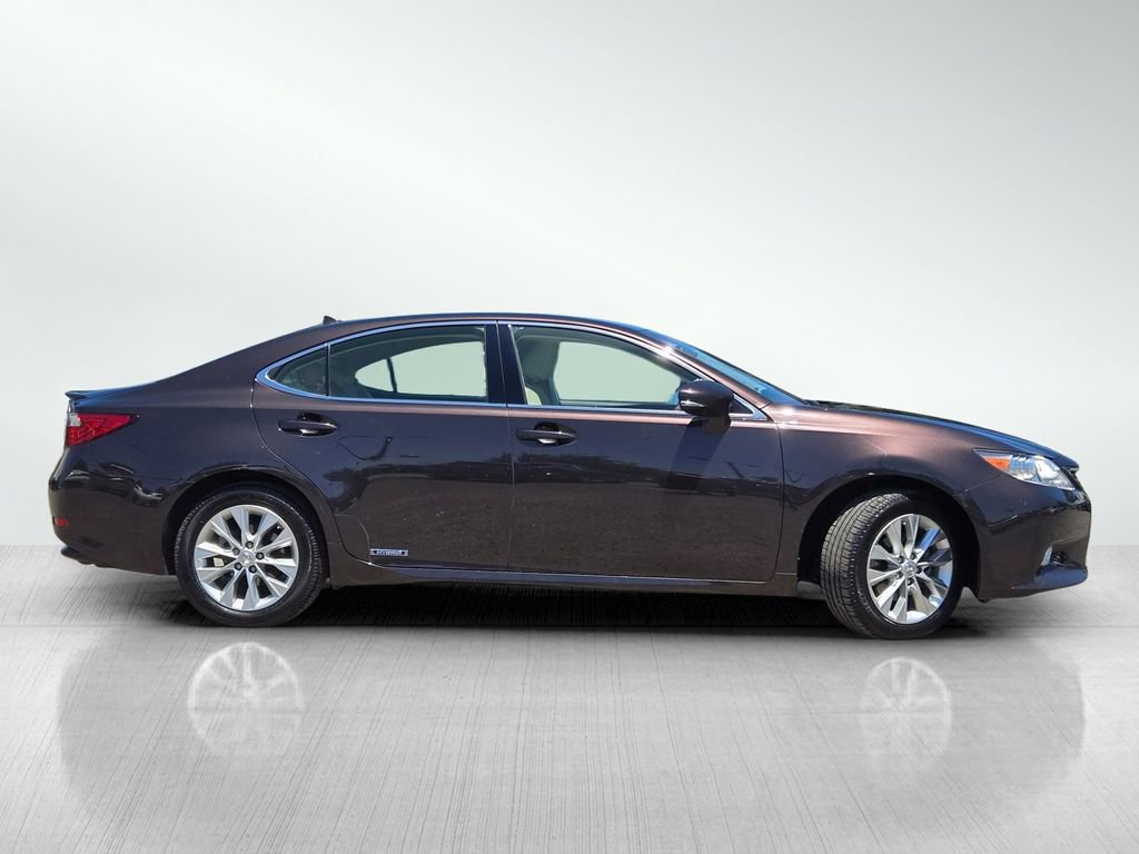 Used 2013 Lexus ES 300h w/ Luxury Pkg FWD image 4