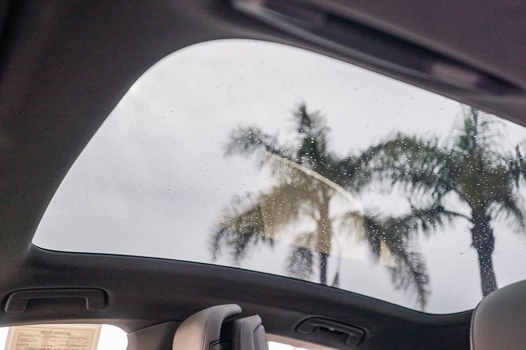 Used 2024 Porsche Taycan image 24