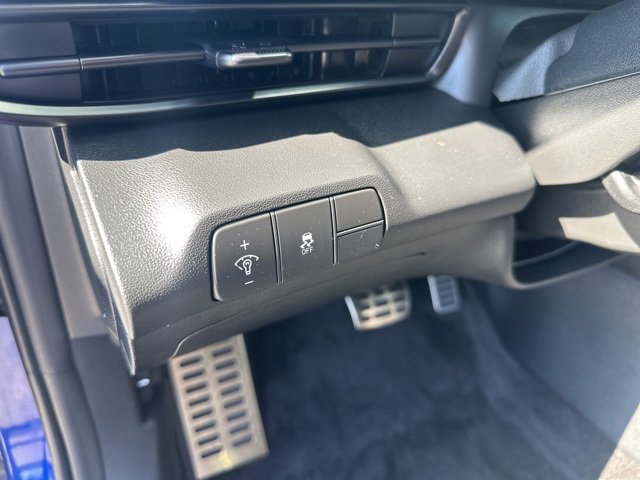 Certified 2025 Hyundai Elantra Sport image 18