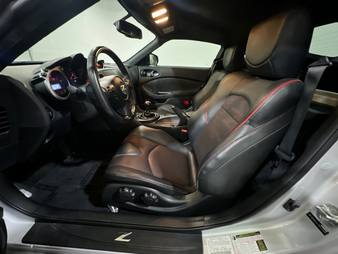 Used 2020 Nissan 370Z Coupe RWD image 15