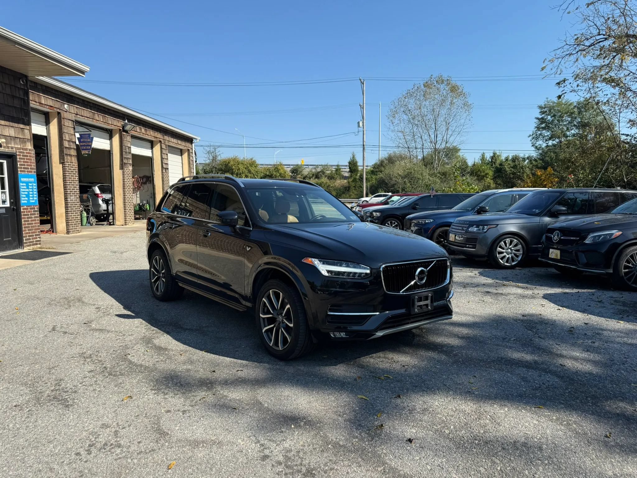Used 2016 Volvo XC90 T6 Momentum w/ Momentum Plus Package AWD/4WD image 2