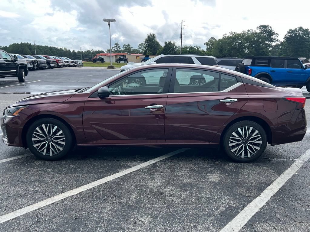 Used 2025 Nissan Altima 2.5 SV FWD image 21