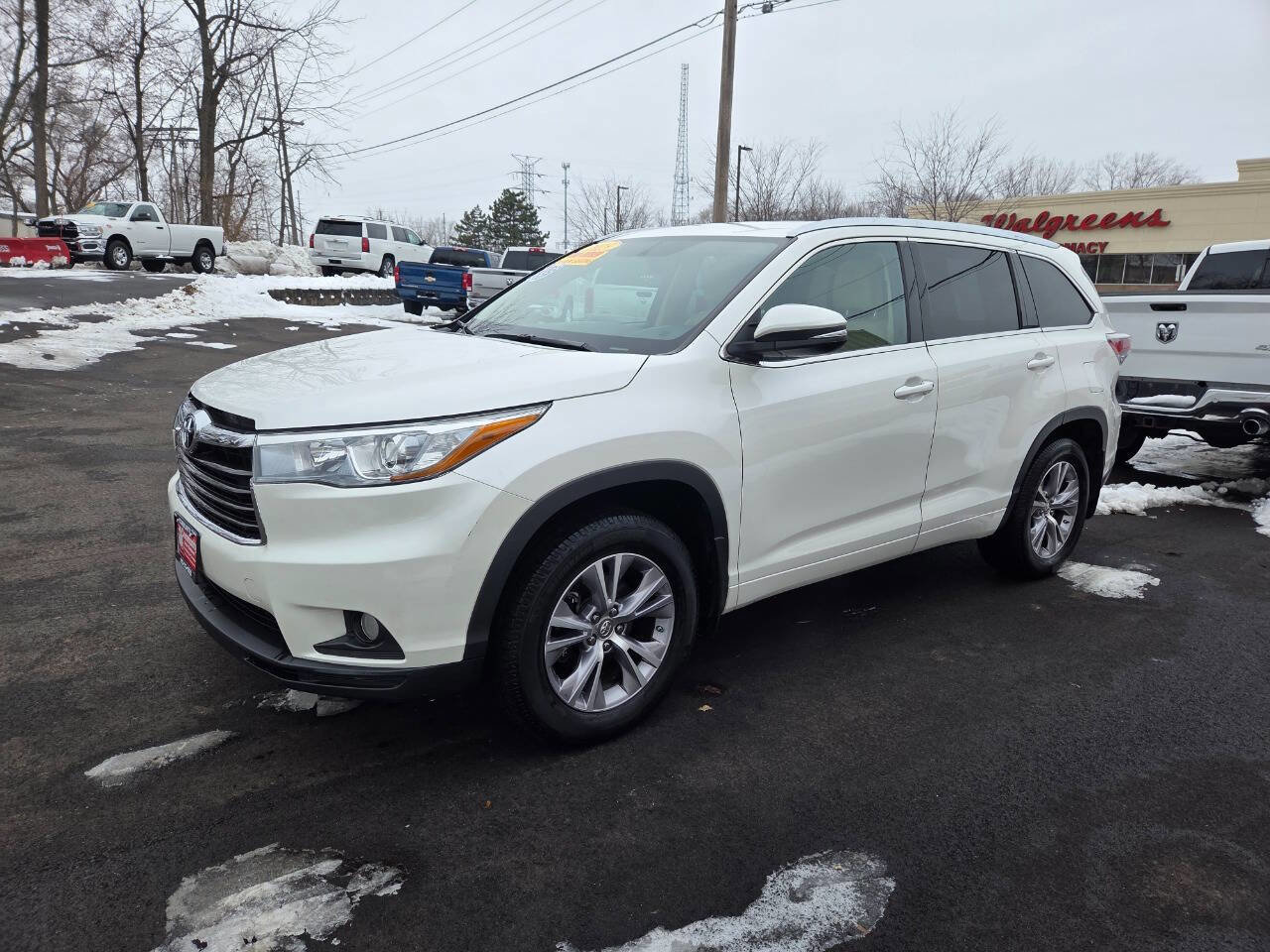 Used 2015 Toyota Highlander XLE image 4