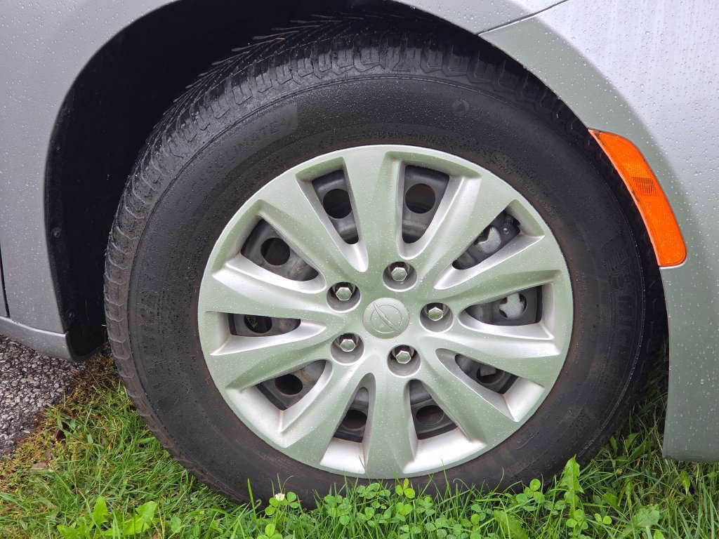 Used 2018 Chrysler Pacifica L FWD image 3