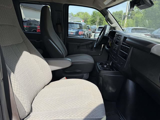 Used 2024 Chevrolet Express 3500 LT w/ LT Preferred Equipment Group RWD image 9