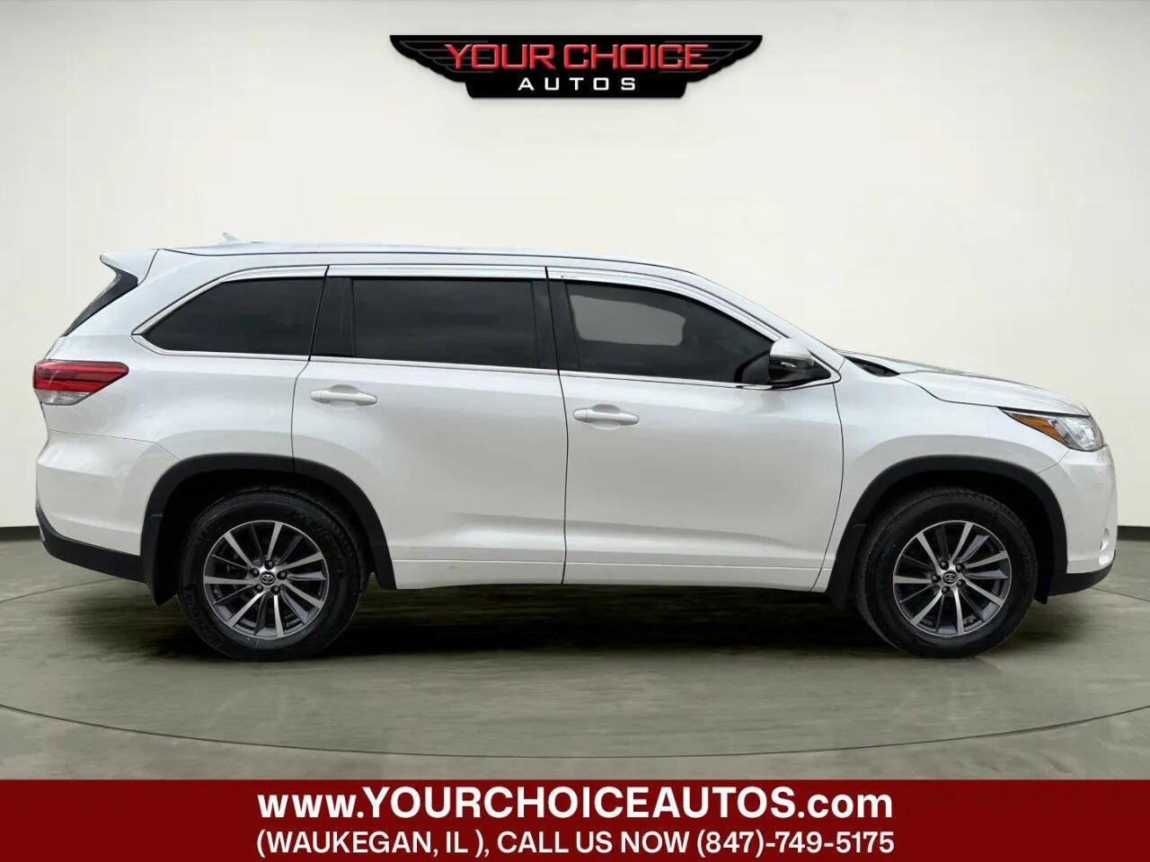Used 2017 Toyota Highlander XLE image 6