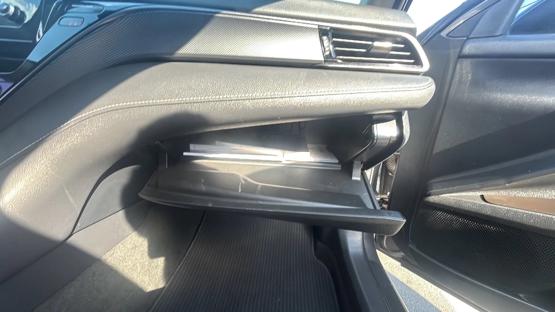 Used 2023 Toyota Camry SE FWD image 13