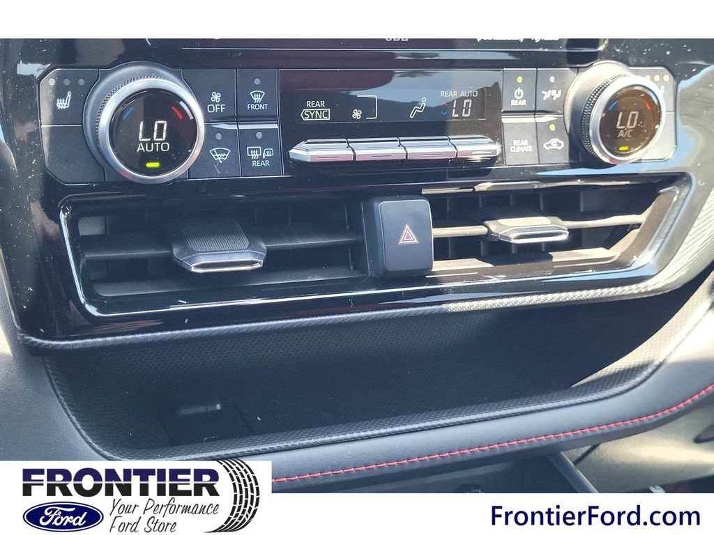 Used 2022 Toyota Highlander XSE AWD/4WD image 12