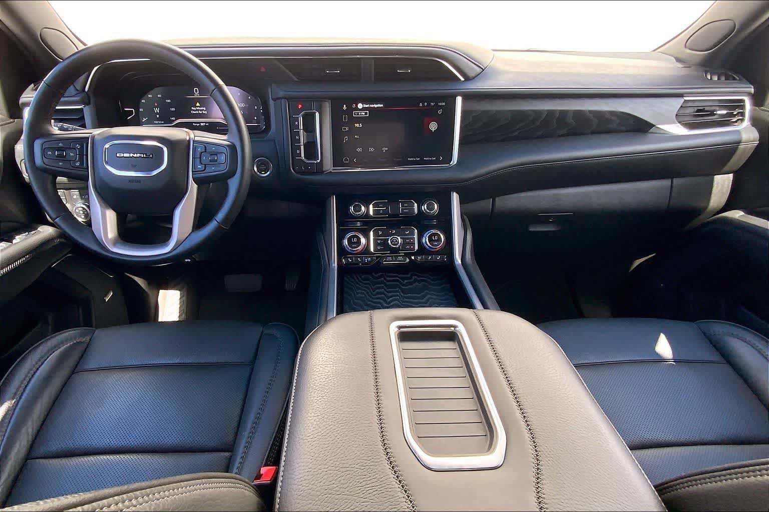 Used 2024 GMC Yukon Denali AWD/4WD image 10