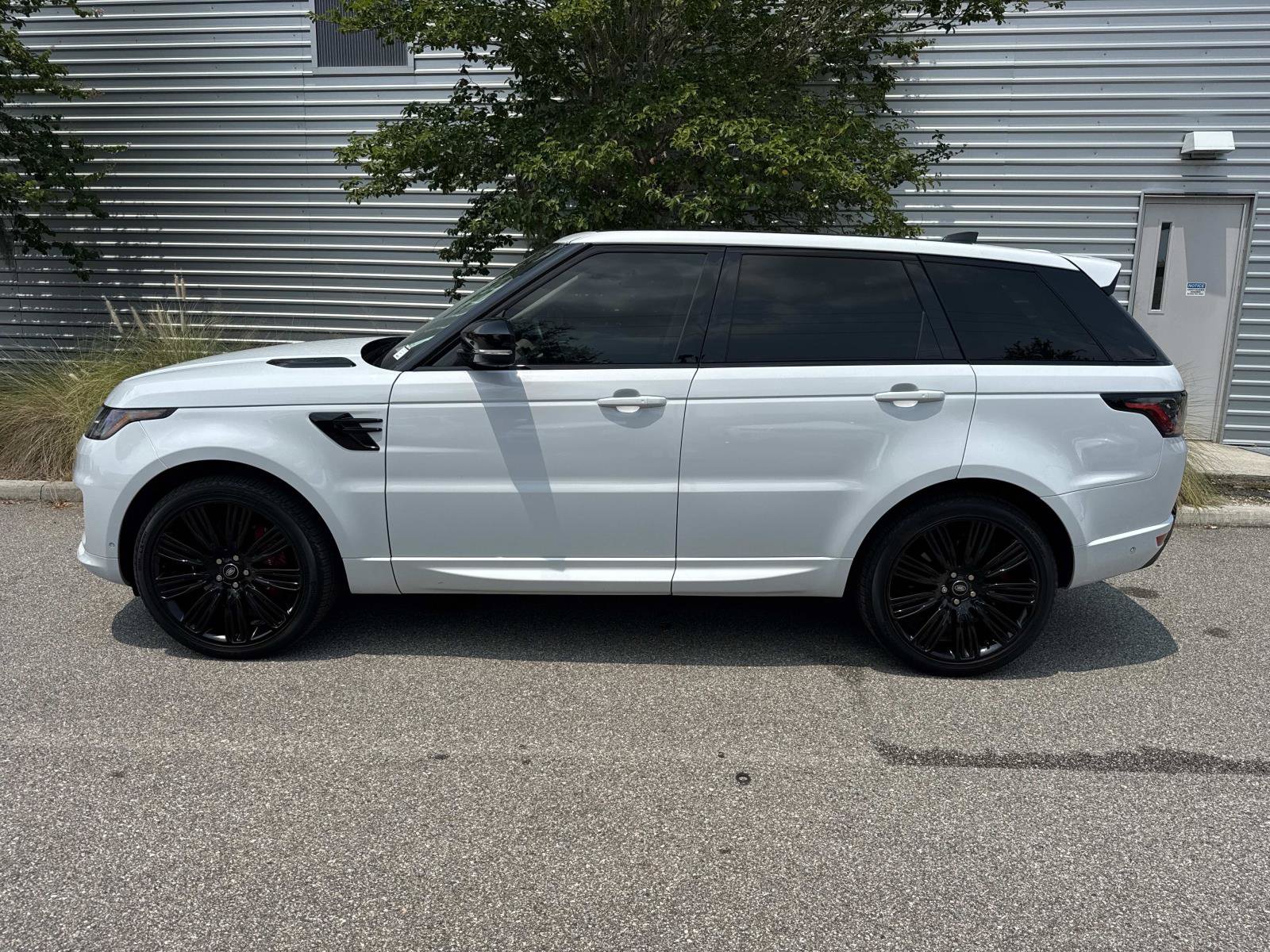 Used 2022 Land Rover Range Rover Sport HSE Dynamic AWD/4WD image 2