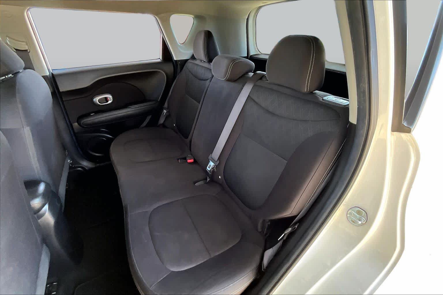 Used 2018 Kia Soul FWD image 20