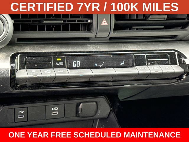 Used 2024 Toyota Prius LE FWD image 21