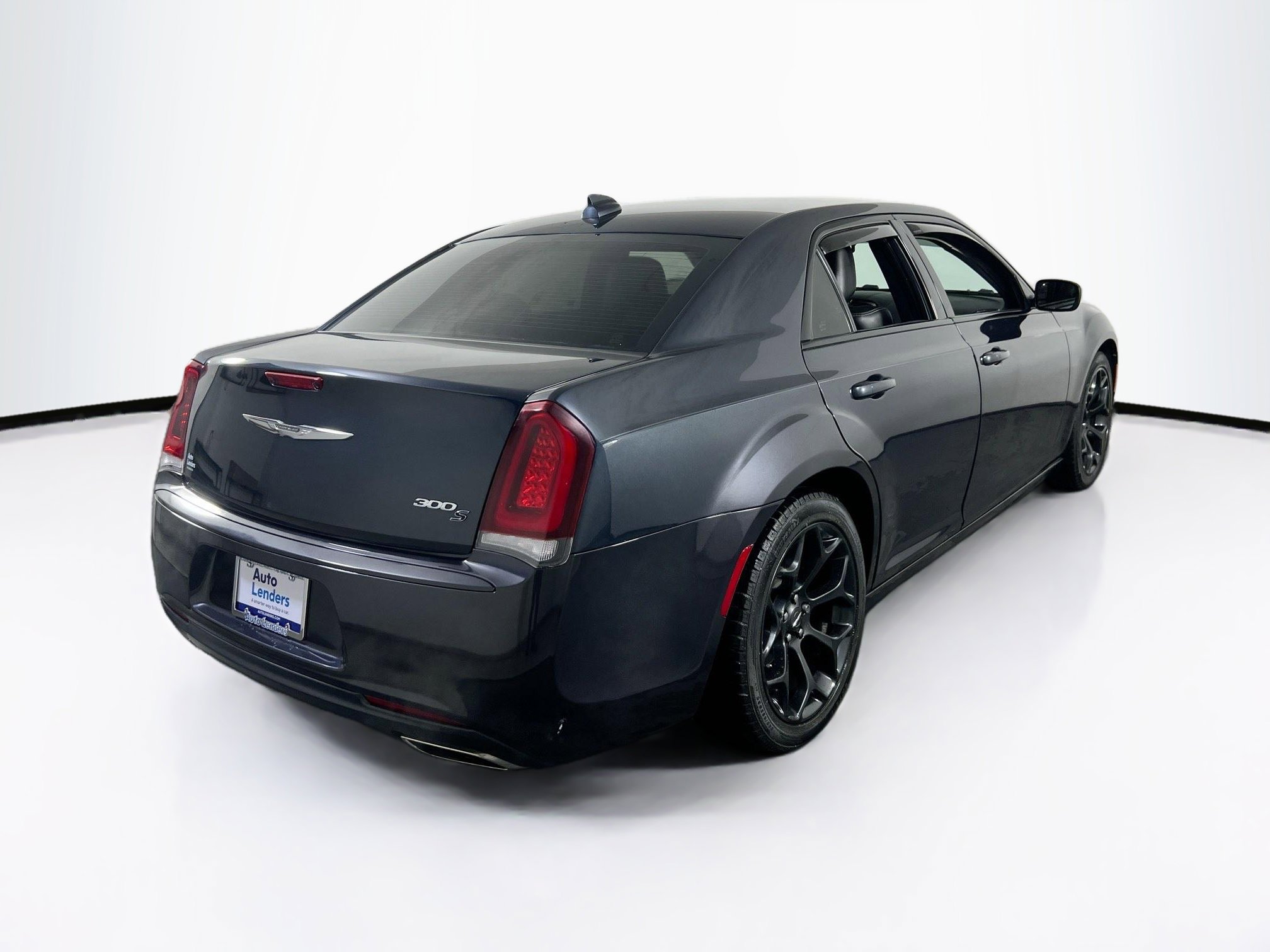 Used 2019 Chrysler 300 S image 5