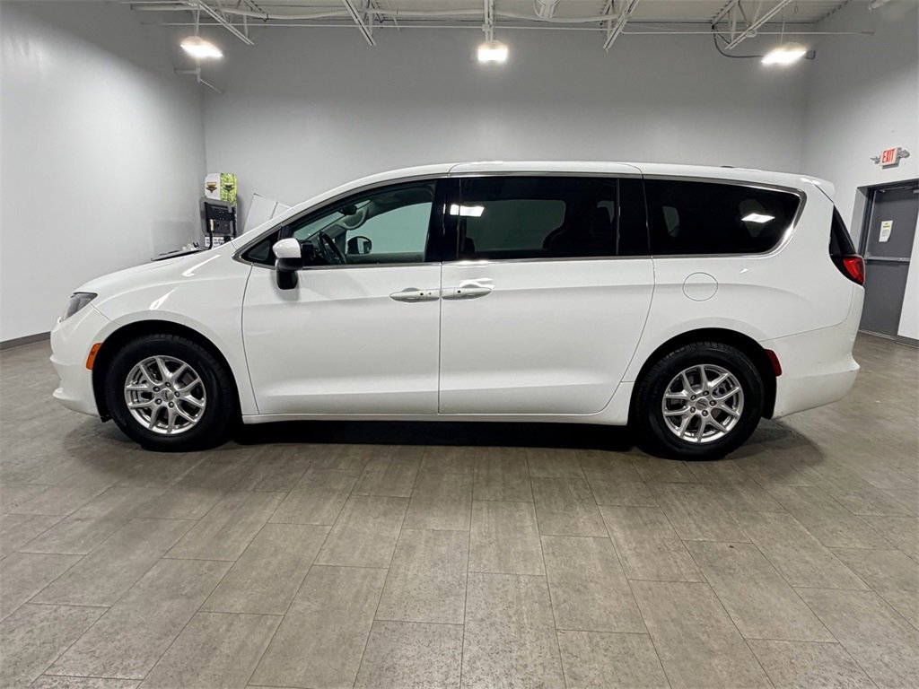 Used 2023 Chrysler Voyager LX w/ Fleet Security Group image 7